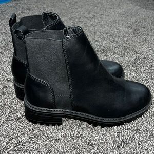 Soda sz 6 1/2 boots